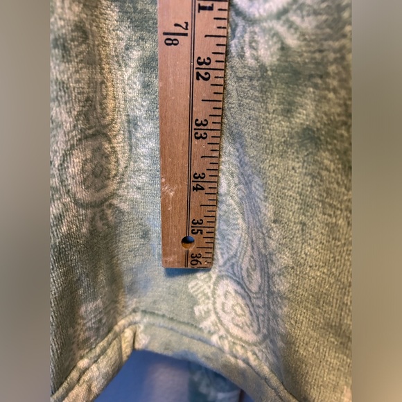 World Market Faux Sherpa Fleece Robe Hood Pockets Plush Cozy Soft Bathrobe - Picture 8 of 9